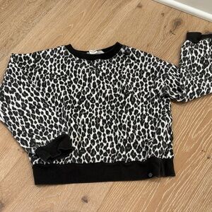 Treasure & Bond Leopard Print Black and White Sweater Girls size 8/10